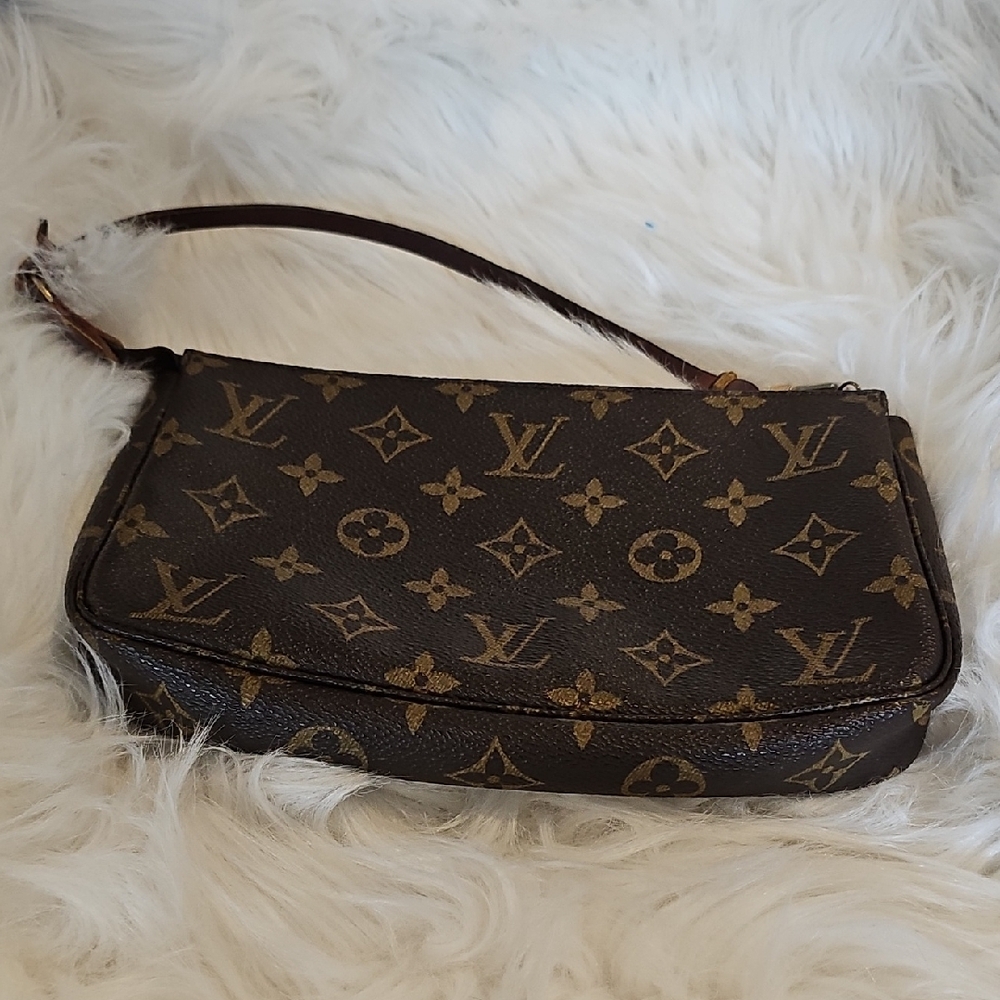 Louis Vuitton Pochette - Picture 3 of 13